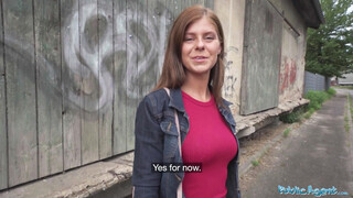 Public Agent - Tiffany Blue a dögös formás seggű kisasszony