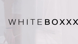 WHITEBOXXX - Francys Belle a hatalmas didkós lány