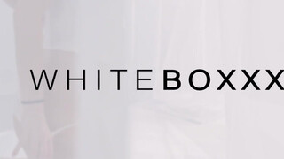 WhiteBoxxx - Zuzu Sweet izgatja magát