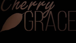 Cherry Grace a méretes csöcsű barátnő