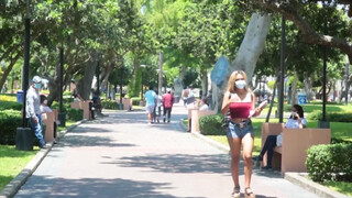 Izgató méretes mellű venezuelai kiscsaj