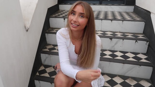 Lily Phillips a szomszéd krapekkal baszik